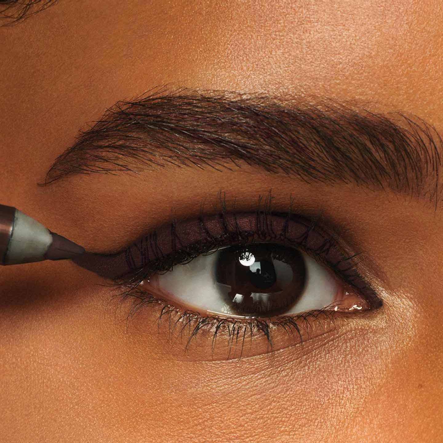 Maybelline Gel Pencil Liner, Tattoo Eye Liner Quick Drying Eyeliner, Waterproof & Smudge-Proof – Semi-Permanent Tattoo, Long-Lasting Sharpenable with Built-in Sharpener, Shade: Bold Bronze