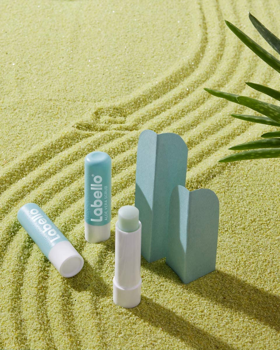 Labello Lip Scrub Aloe Vera (5.5 ml), Innovative Lip Balm with Scrub Particles of Natural Origin, Gentle Lip Scrub with Vitamin E