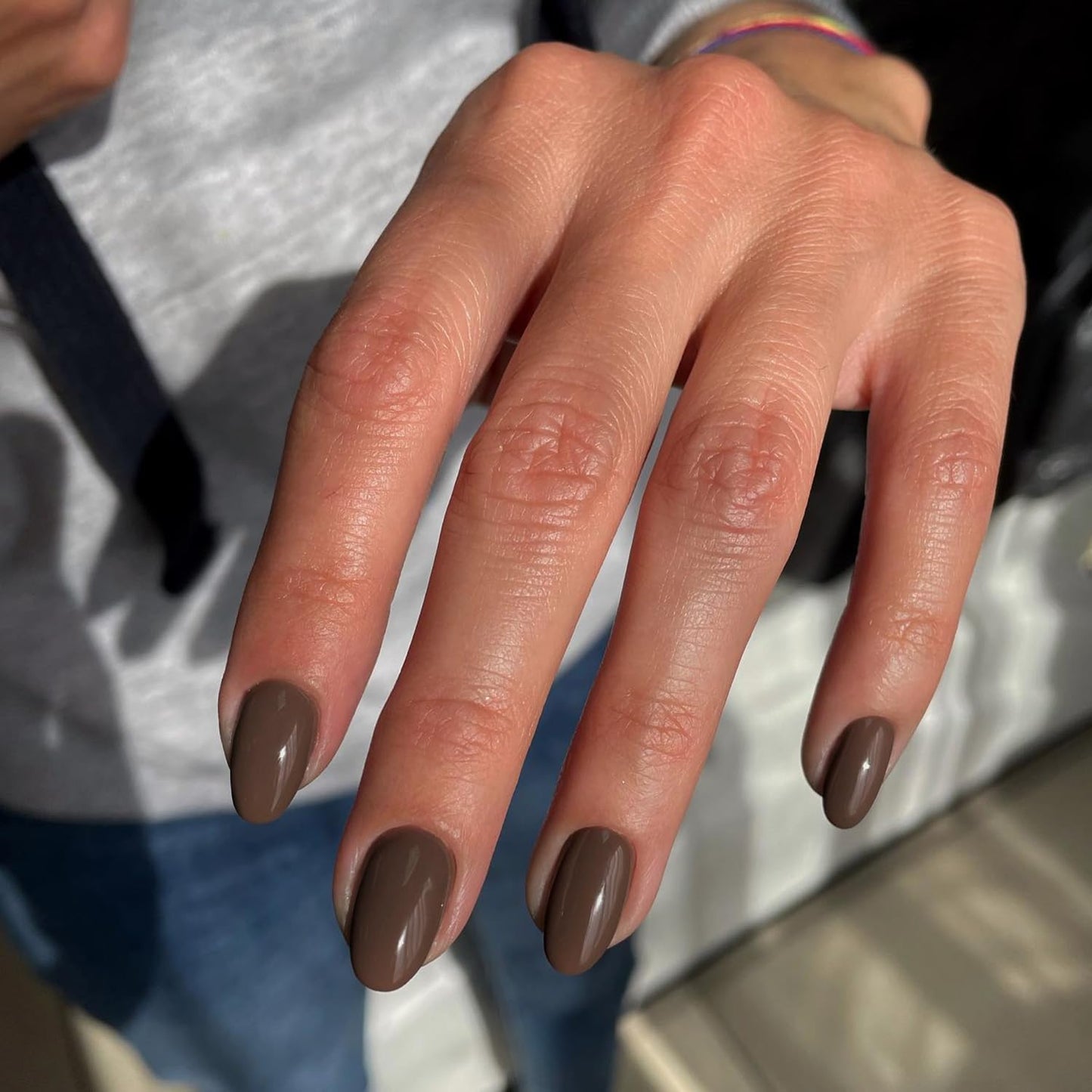 KQueenest Light Brown Press on Nails Short Oval, Short False Nails Almond, Glossy Solid Round Fake Nails Set, Reusable Natural Gel Stick on Nail for Women Finger Daily Wear 24 Pcs