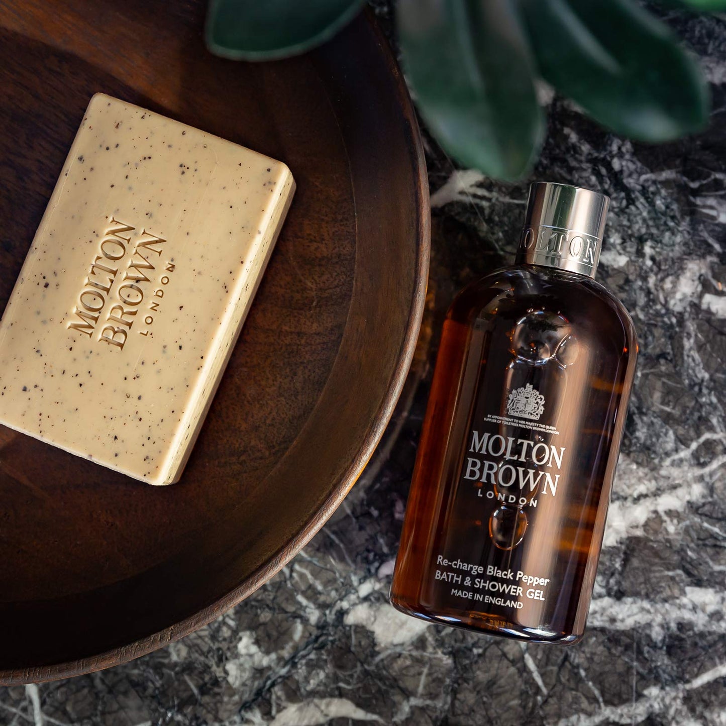 Molton Brown Re-Charge Black Pepper Bodyscrub Bar 250 g