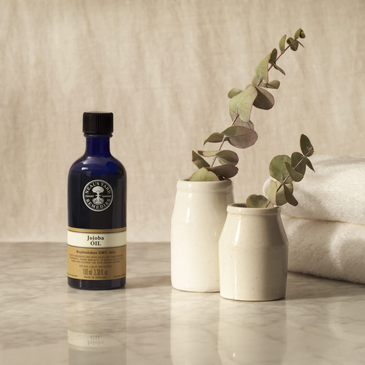 Neal's Yard Remedies Neal’s Yard Remedies Jojoba Oil | Jojoba Oil for Hair | Jojoba Oil for Face | Softening and Conditioning Oil for Hair and Body | Jojoba Oil Organic | Vegan | 100ml