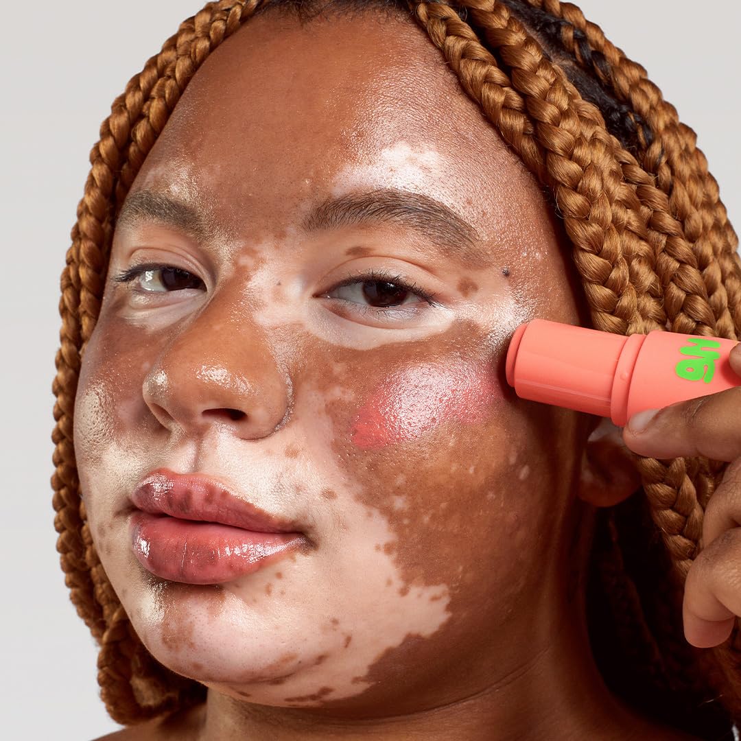 Glow Hub Buff Blush Glo Up Colour Stick with Niacinamide and Hyaluronic Acid - Peach Tea 5g