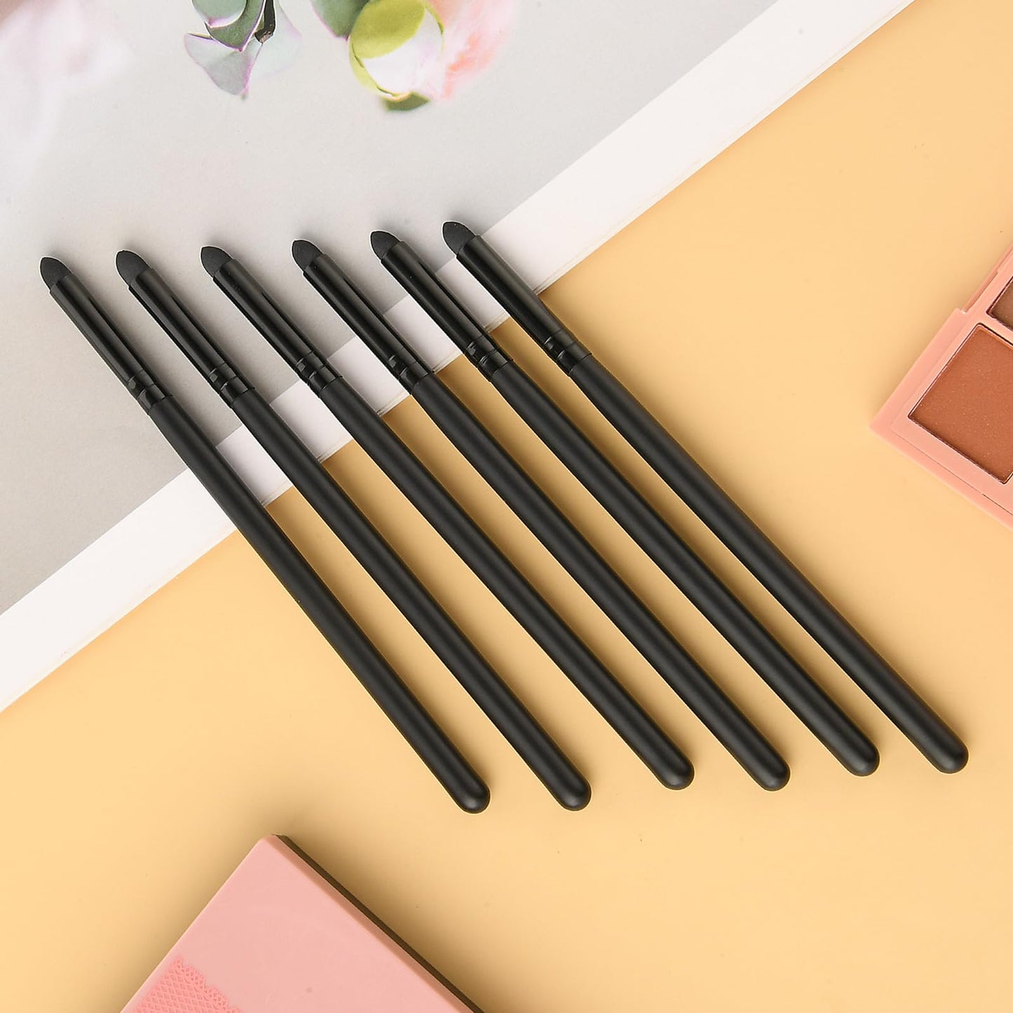 WLLHYF Eyeliner Smudge Brush Pencil Pointed Professional Applicator Blending Sponge Brush Stick for Eyeshadow Eyebrow Reusable Makeup Tool Pencil Brush Set