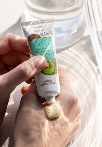 Korres KORRES Natural Kiwi Gentle Exfoliating Scrub, Vegan