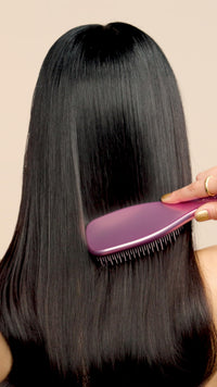 Tangle Teezer The Ultimate Detangler Chrome Hairbrush | For Wet & Dry Hair | Detangles All Hair Types | Reduces Breakage, Eliminates Knots | Two-Tiered Teeth & Comfortable Handle | Mauve Copper