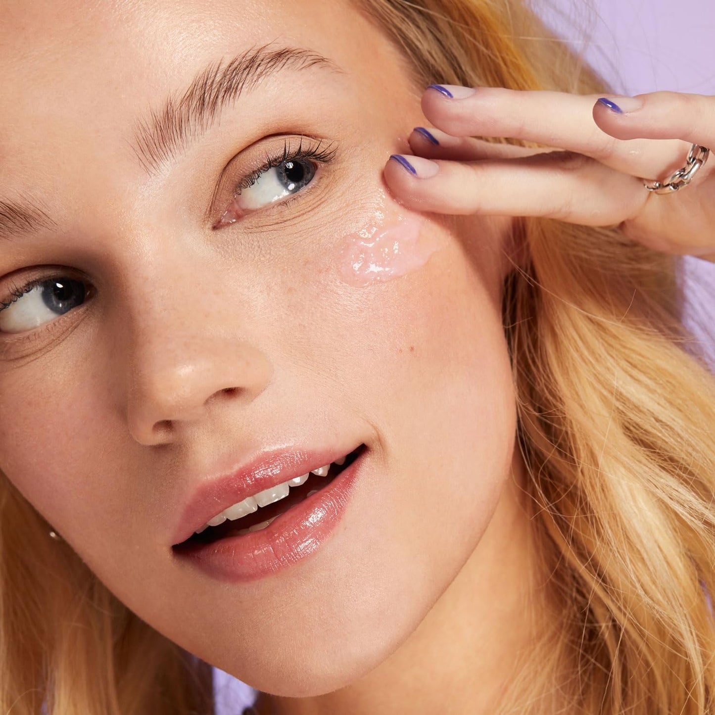 Lottie London Bubble Tea Primer Hydrating Face Primer, Gel-based Long-wear Gripping Primer Infused with Niacinamide, Aloe Vera & Vitamin B5, Nourishing & Hydrating