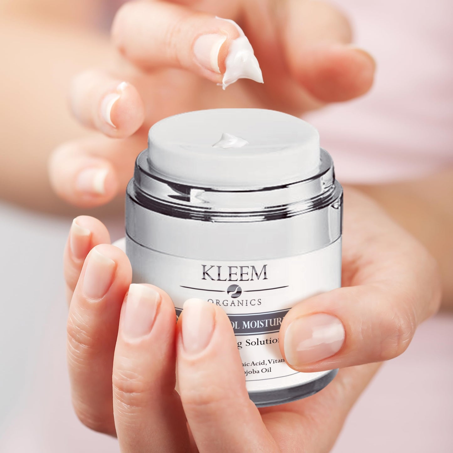 KLEEM Kleem Retinol Night Cream – Anti Wrinkle Face Cream with Hyaluronic Acid & Panthenol – Anti Aging Cream for Fine Lines, Dark Spots & Uneven Skin Tone – Gentle Formula, 50ml