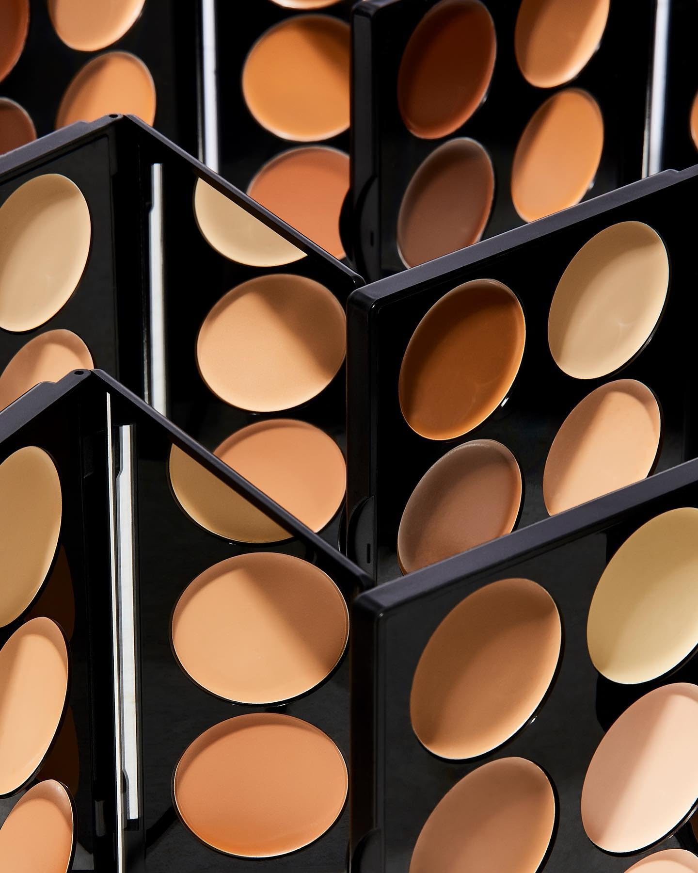 Sleek MakeUP Cream Contour Kit, 6 Easily Blendable Colours for Smooth and Long Lasting Contour, Extra Dark