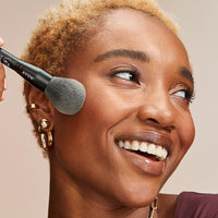 Avon Bronzing Pearls Medium Tan, Multi-Sized, Multi-Shade Pearls with Mineral Pigments for a Multi-Dimensional Glow, Available in Shades to Suit all Skin Tones, 28g.