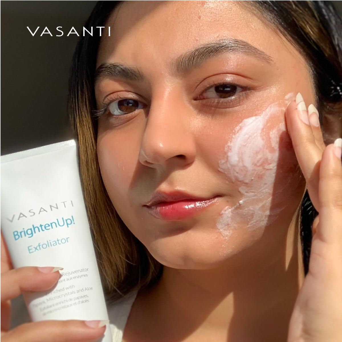 VASANTI Vasanti Brighten Up! Enzymatic Face Rejuvenator – Brightens, Exfoliates & Cleanses for Soft, Smooth & Radiant Skin – Enriched with Papaya, Professional Microcrystals & Aloe (0.7 oz)