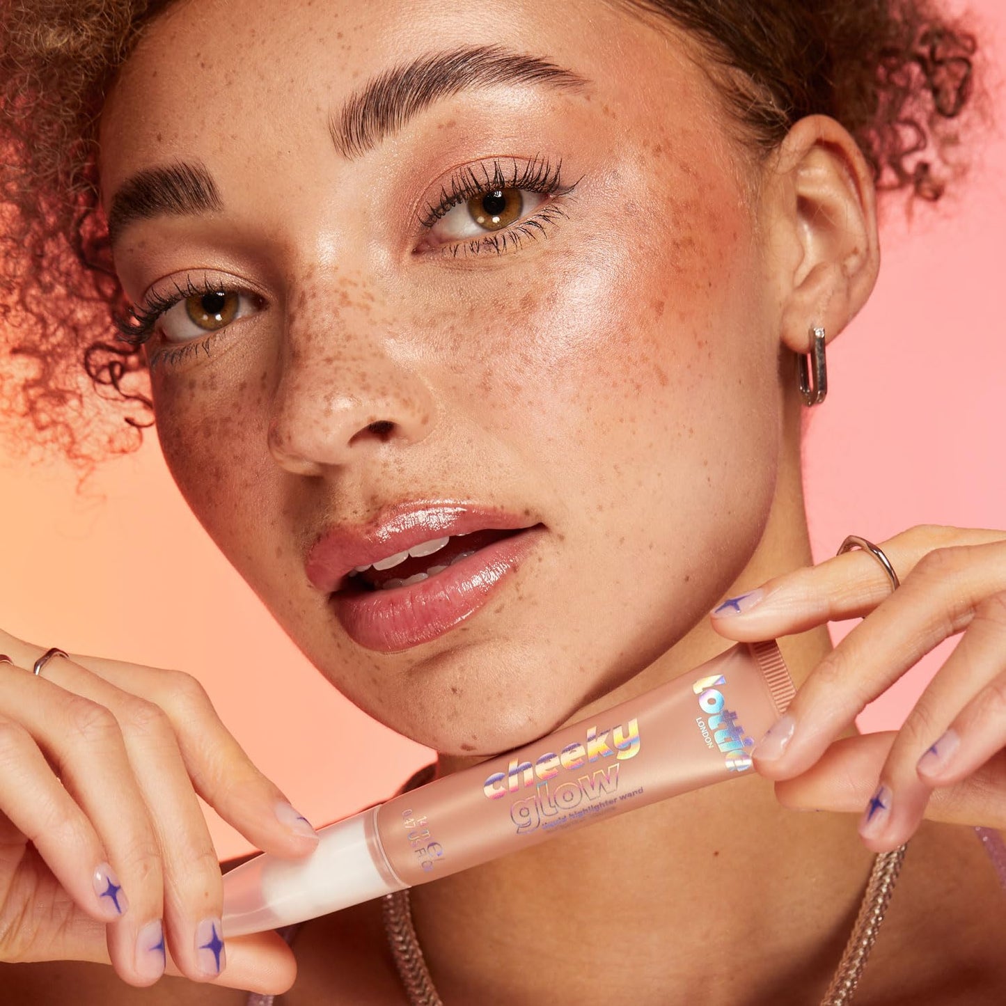Lottie London Cheeky Glow in Peach Bellini, Liquid Blush & Sheer Highlighter, Buildable Formula Infused with Hyaluronic Acid, Vegan & Cruelty-free