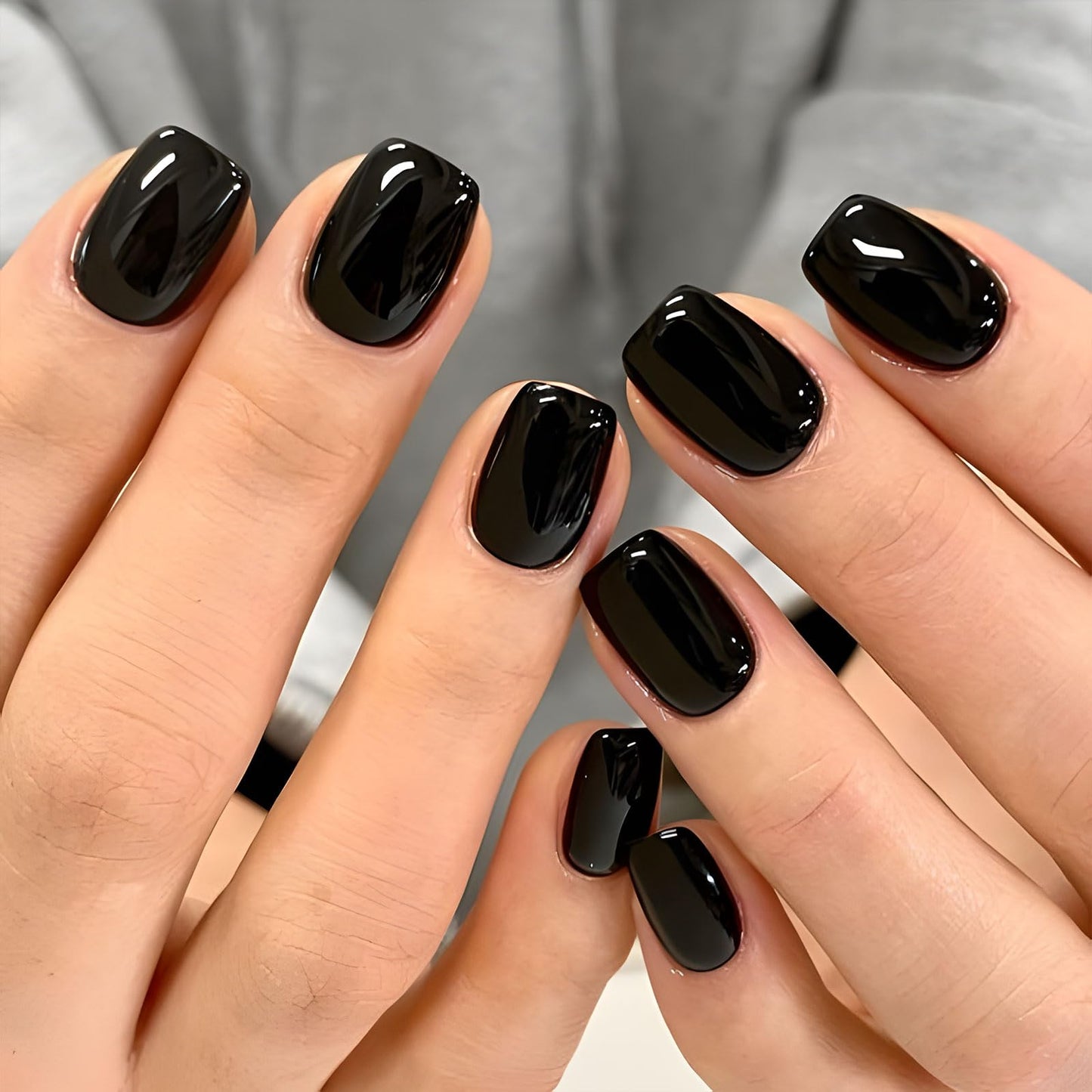 BETESSIN 32 Pcs Black Nails Tips Short Fake Nails with Glue Square Press on Nails Removable Glue-on False Nails for Halloween Women Girls Nail Art Accessories