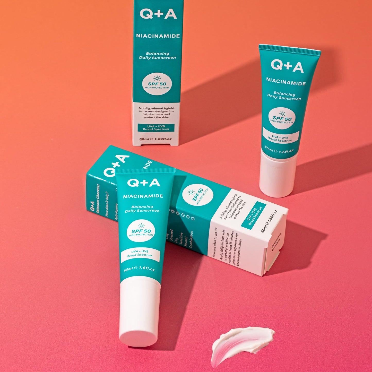 Q+A Niacinamide Daily Sunscreen SPF 50: Ultra-Light, Non-Greasy, Broad-Spectrum UVA/UVB Protection, Oil Control, Pore Refining, Hydrating, 90% Natural Ingredients, Vegan, Cruelty-Free, 50ml