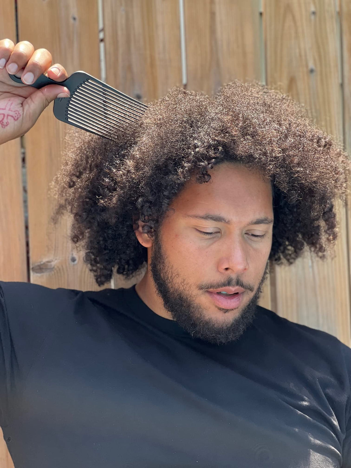 Chicago Comb Model 11 Carbon Fiber, XL Hair Pick, Anti-Static, 7.5 Inches (19 cm), Made in USA, Graphite black