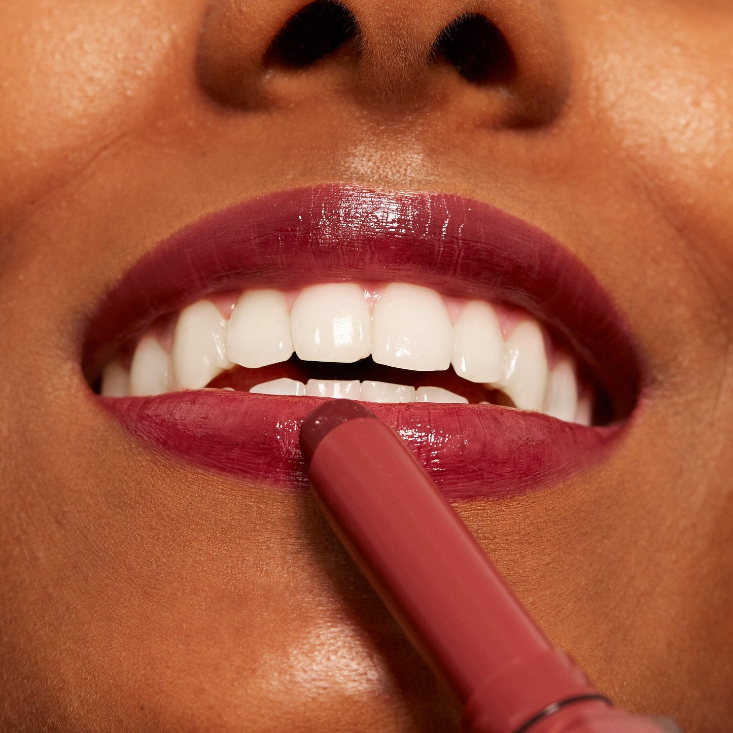 3INA MAKEUP - The Color Lip Glow 279 - Brown Red Colour Lip Balm with Shea Butter to Moisturise the Lips - Shiny and Glowy Colour Lipstick - Highly Pigmented Lip Colour