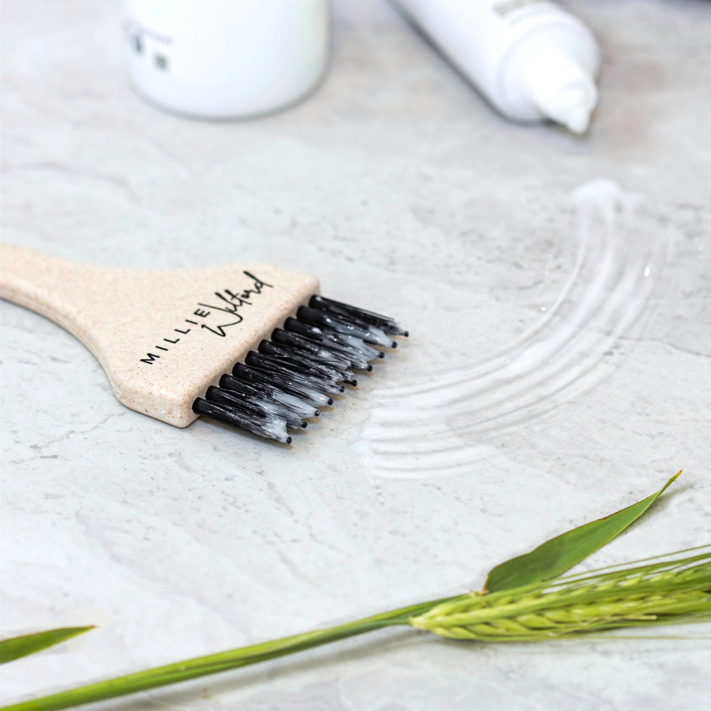 Millie Wilford, Wide Hair Dye Brush - Hair Colouring brush for Highlights, Tinting, bleaching and Root Touch-up at Home, Recycled Plant Fibre (50mm Rapid)