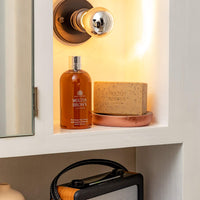 Molton Brown Re-Charge Black Pepper Bodyscrub Bar 250 g