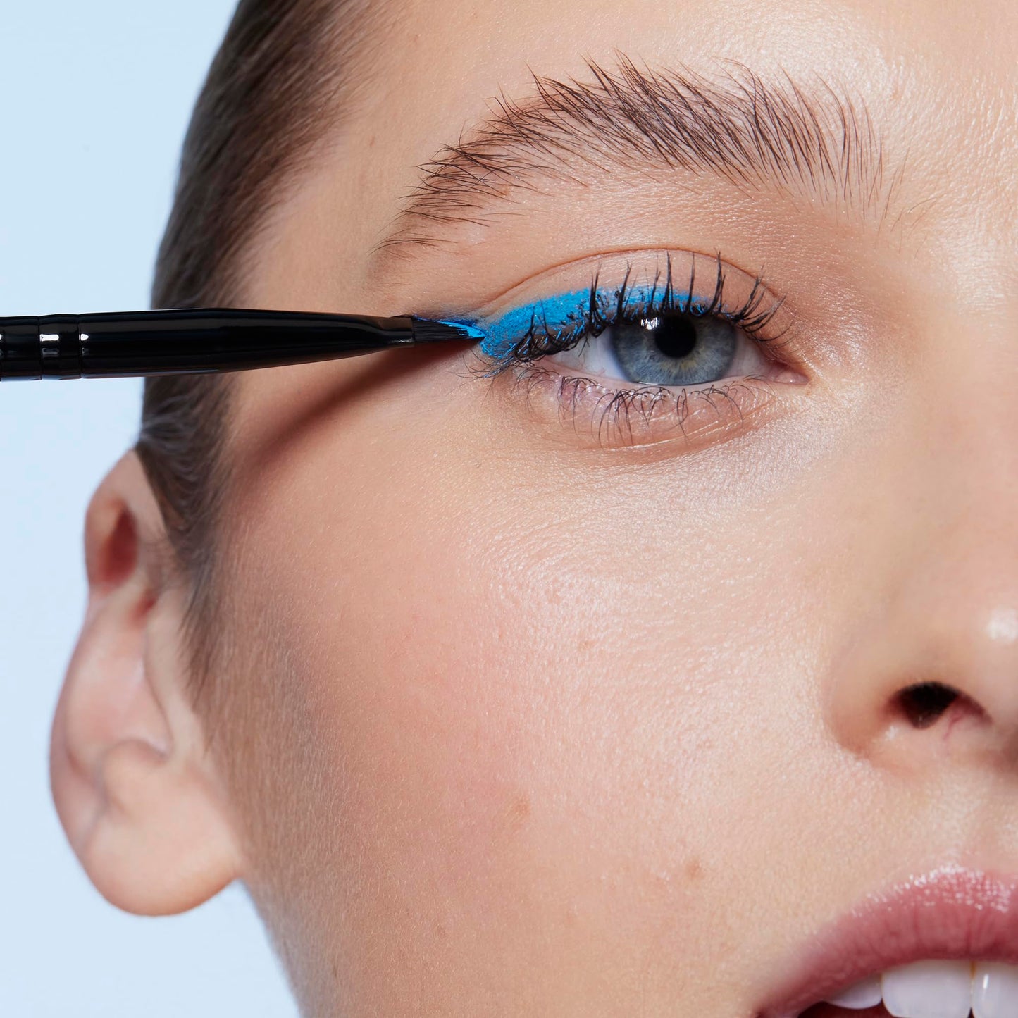 e.l.f. Wing It Liner Brush, Curved Eyeliner Brush For Creating Winged Eyeliner, Easy Control Handle, Made With Synthetic, Cruelty-free Bristles