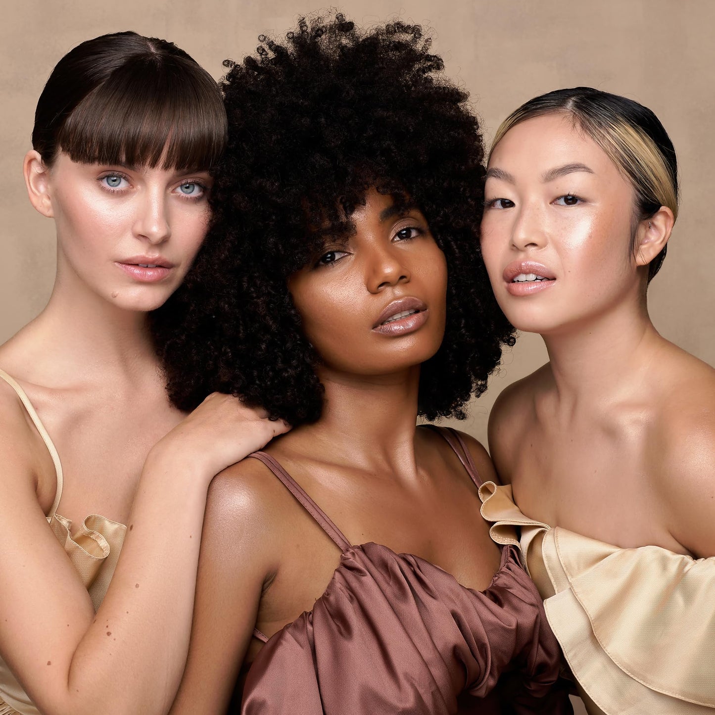 LUNA BY LISA JORDAN LUNA Silk Foundation in MEDIUM Shade - Contains Hyaluronic Acid, Vitamin C & A, Aloe Vera, and Shea Butter - Brightening Dewy Foundation Makeup - Hydrating Cream Foundation for Dry Skin