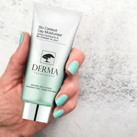 Derma Treatments Bio-Catalyst Day Moisturiser with Vitamin E & Coconut Oil aims to work as an anti-oxidant to deeply hydrate and renew the skin 50ml