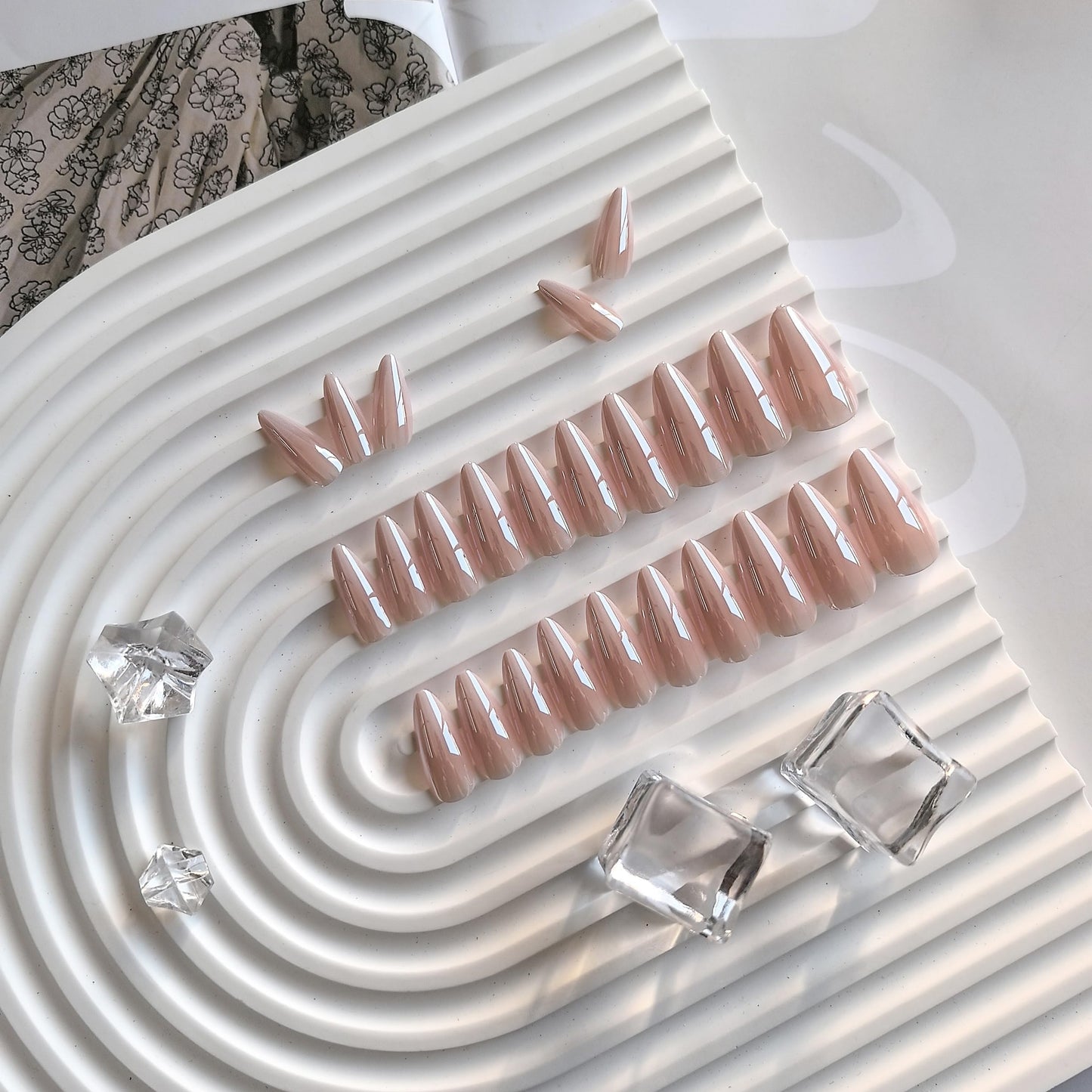 KQueenest Chrome Ombre Pink Press on Nails Almond, French Tip Fake Nails Medium Stiletto, Gradient White Pink False Nails Press ons, Perfectly Fit, Reusable Gel Stick on Nail for Women 24 Pcs