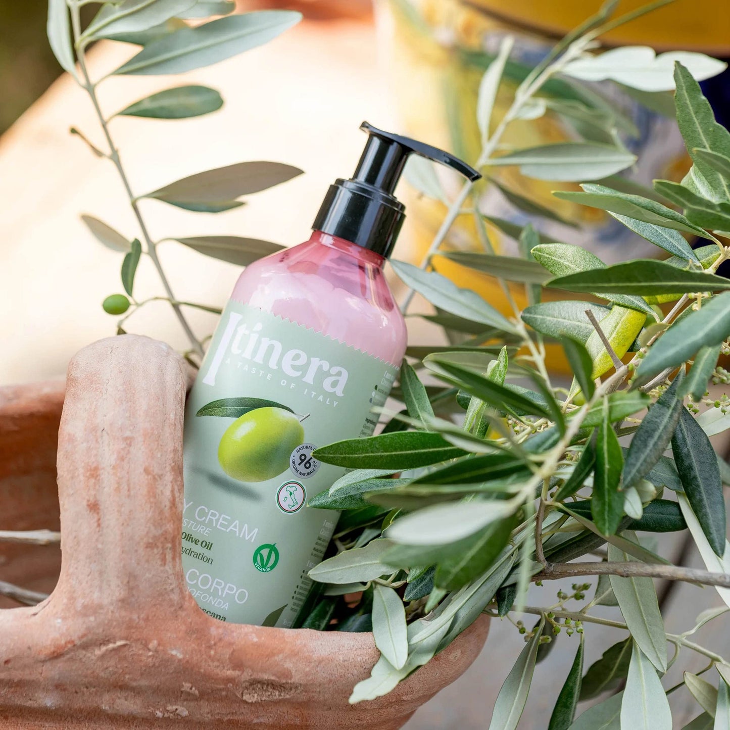 sarcia.eu Itinera Moisturising Body Cream with Tuscan olive oil, 96% natural ingredients 370 ml 1 unit