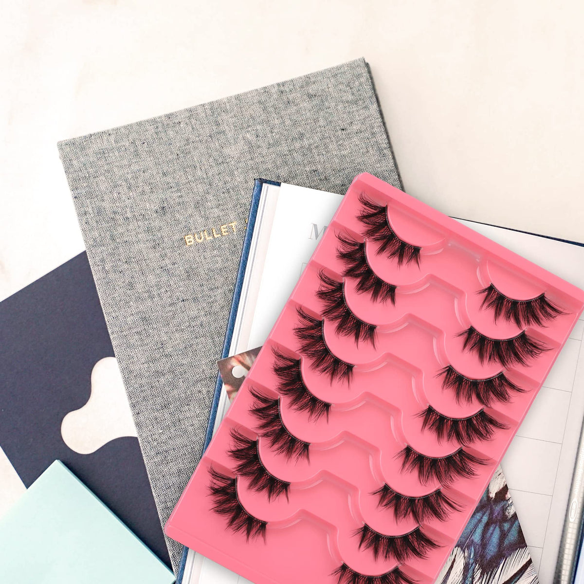 Mavphnee Half Lashes Natural Clear Band Eyelashes 3 4 False Lashes Wispy Fluffy Fox Style Half Eyelashes 8 Pairs Half Fake Eyelashes Pack
