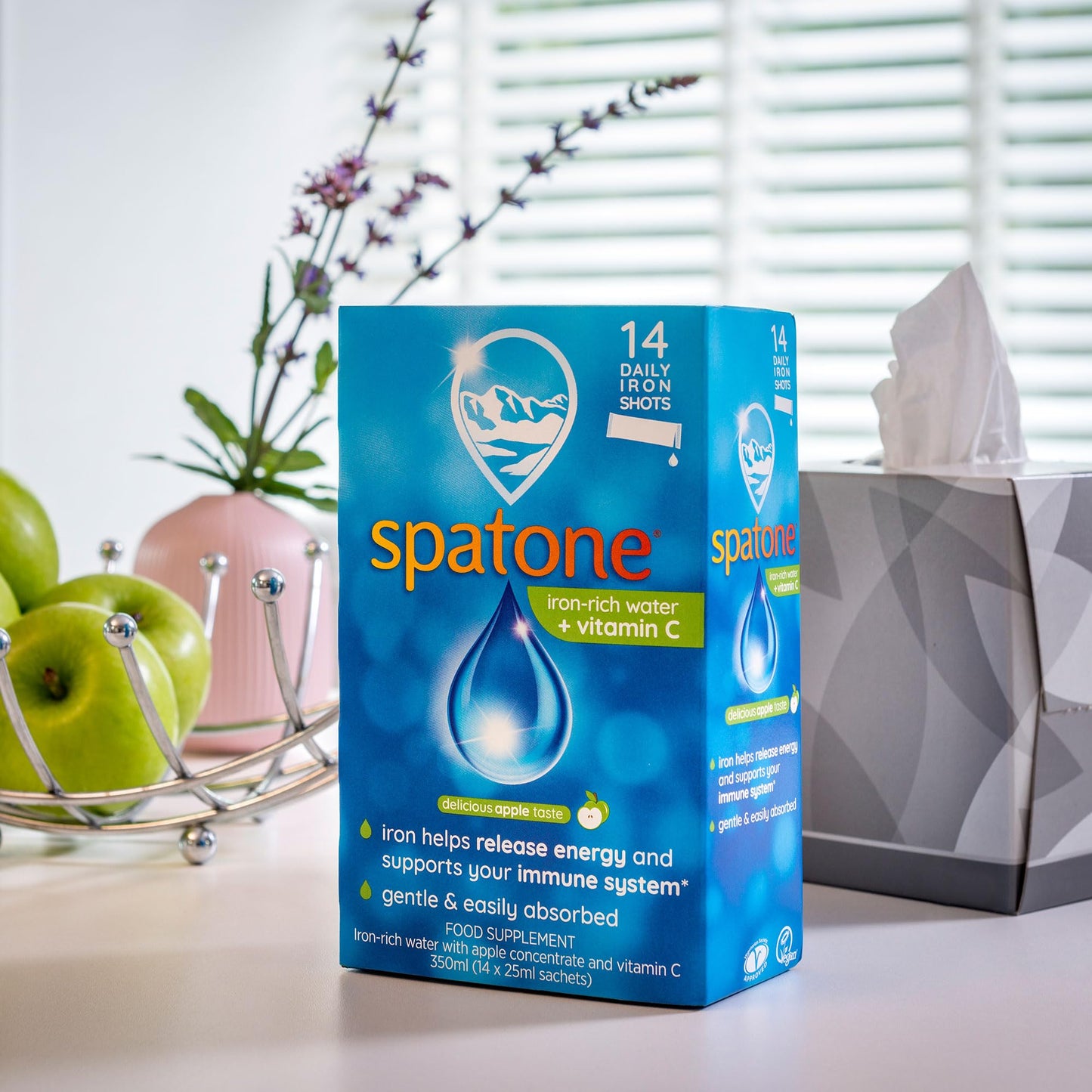 Spatone Natural Iron Supplement + Vitamin C (14 Sachets), Daily Convenient Liquid Iron Sachets, Nothing Artificial, Better Absorption than Tablets, Less Side Effects, Apple Flavour