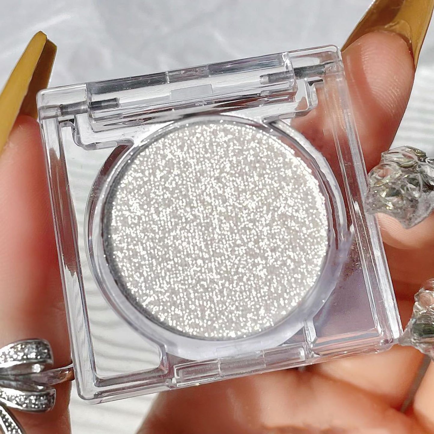 GEEWHILE Glitter White Eyeshadow, Shimmer White Single Eye Make-Up Fine Powder Palette Eyeshadow, High Pigment Long-lasting Sweatproof Single Eye Shadow for Make Up Performance