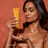 Whind whind Facial Cleanser - Oasis Fresh Vitamin C Face Cleanser with Niacinamide to Hydrate, Brighten and Remove Make Up. Moisturizing Face Wash for Women. All Skin Types, 120ml