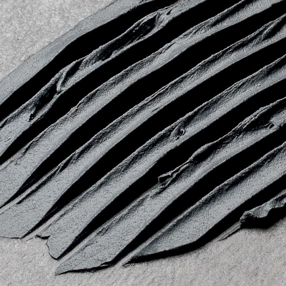 THE ELEM ENTS The Elements Purifying Detox Mask, a face mask formulated with Activated Charcoal and Amazonian Clays to detox and clear pores, 50g