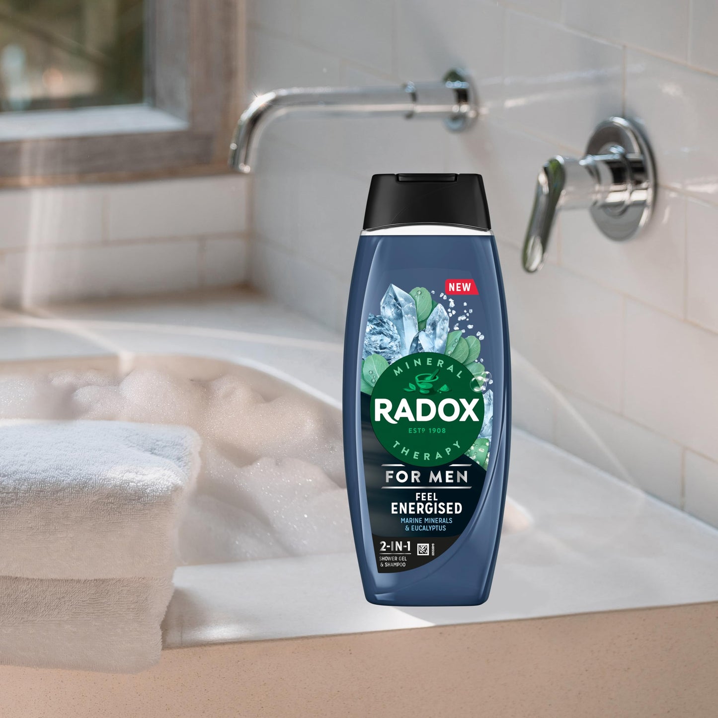 Radox Mineral Therapy Feel Energised 2-in-1 Shower Gel & Shampoo Men's Body Wash with marine minerals & eucalyptus for a cooling experience 450 ml