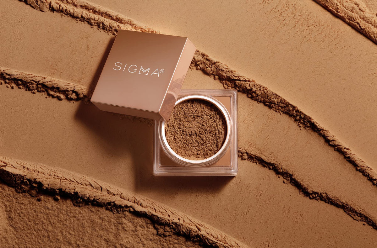 Sigma Beauty Soft Focus Setting Powder – Silky Smooth, Lightweight Loose Setting Powder for Setting Makeup, Blurring Powder Reduces the Look of Pores, Lines & Wrinkles (Cinnamon, Deep Caramel Matte)