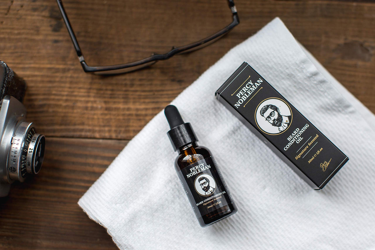Percy Nobleman Beard Oil – 99 % Natural Conditioning & Grooming Oil – Argan, Jojoba, Avocado, Almond & Marula Oils – Vanille Musk Scent – Softens, Nourishes & Tames Coarse Beards (30 ml)