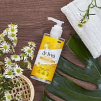 ST. Ives St Ives 200ml Daily Facial Cleanser Soothing Chamomile