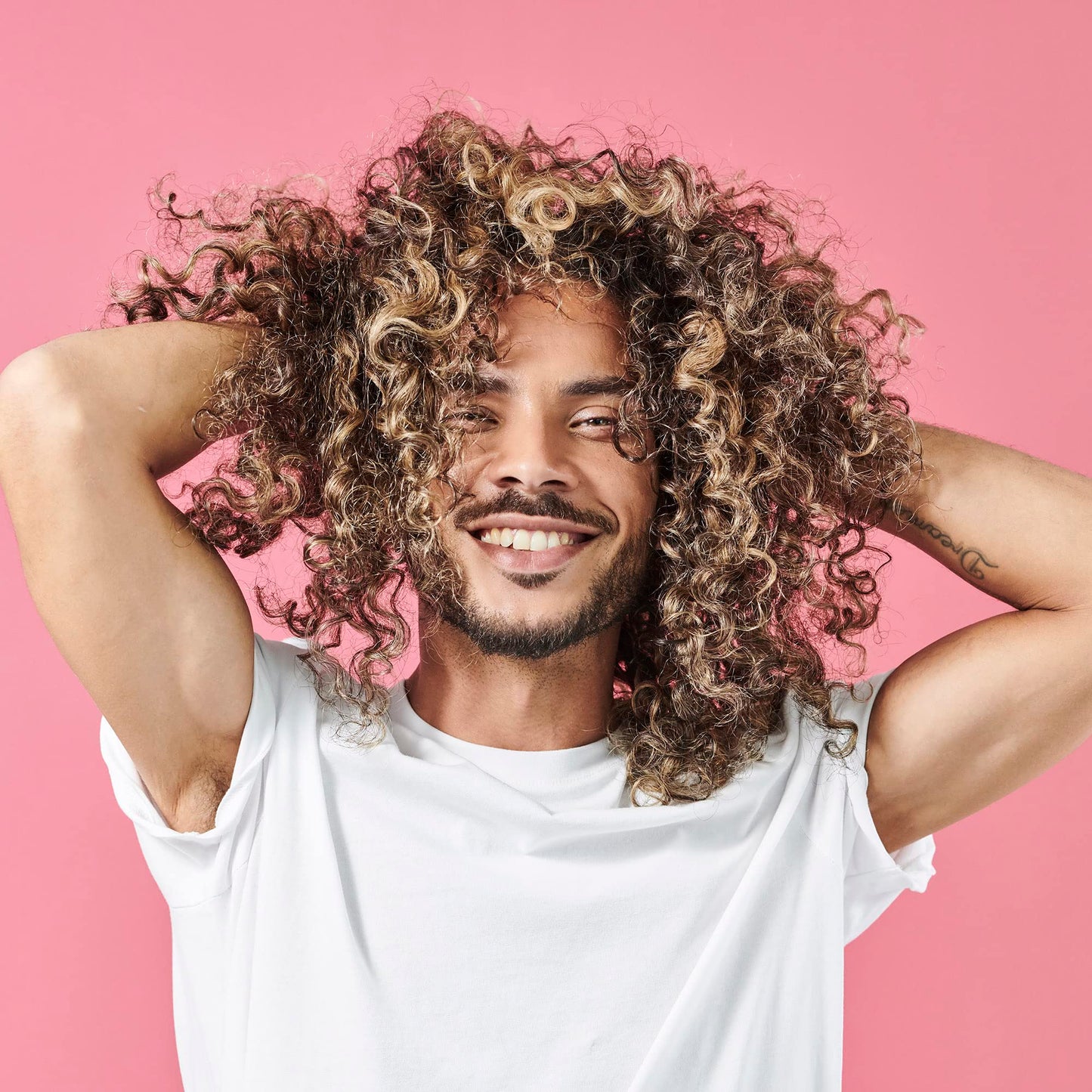 Noughty 97% Natural, Wave Hello Curl Taming Cream, 97% Natural Sulphate Free Vegan Curl Defining Haircare, Vitamin Rich Smoothing Formula for Curly and Wavy Hair, with Sea Kelp and Mango Butter 150ml