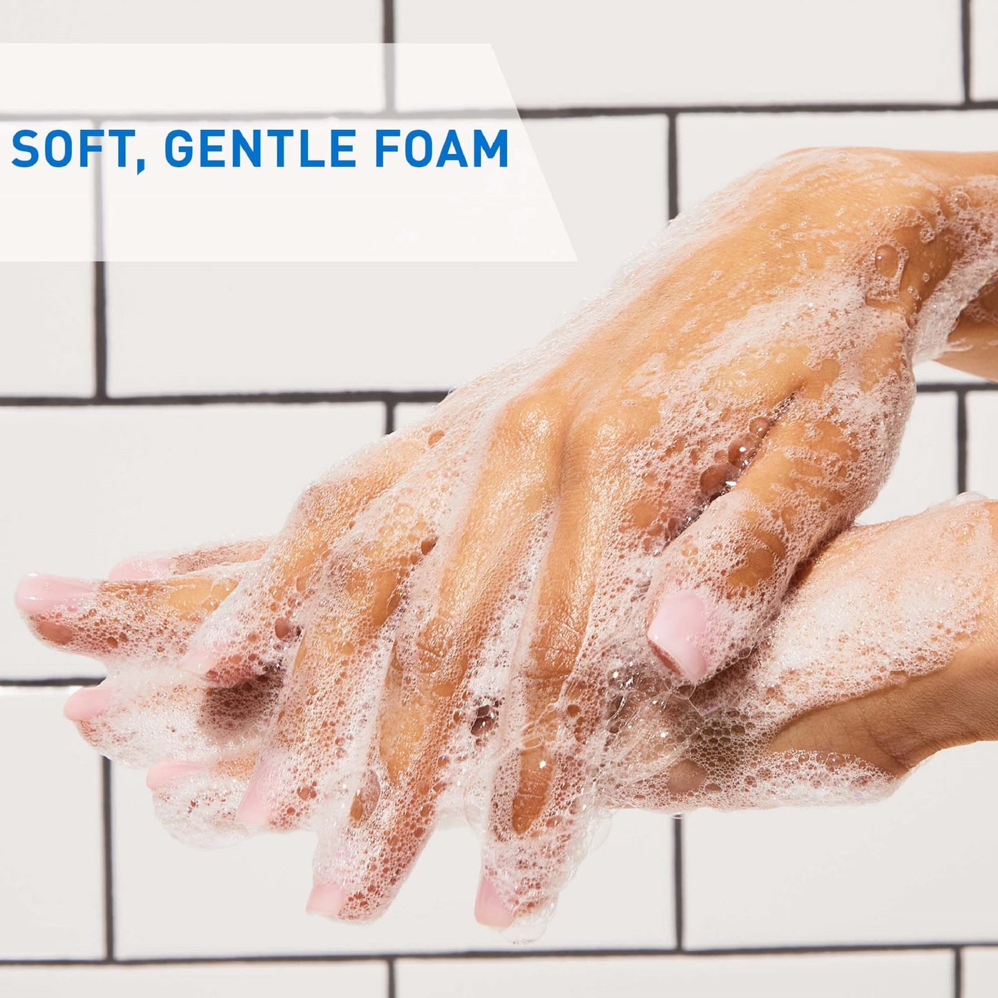 CeraVe Hydrating Foaming Oil Cleanser for Normal to Very Dry Skin with Squalane, Triglyceride and 3 Essential Ceramides (For Face and Body), Clear, 236 ml