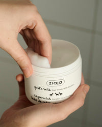 Ziaja Goat's Milk Hair Mask 200ml- Nourishing Deep Conditioner for Dry and Damaged Hair Restorative Hydration and Shine