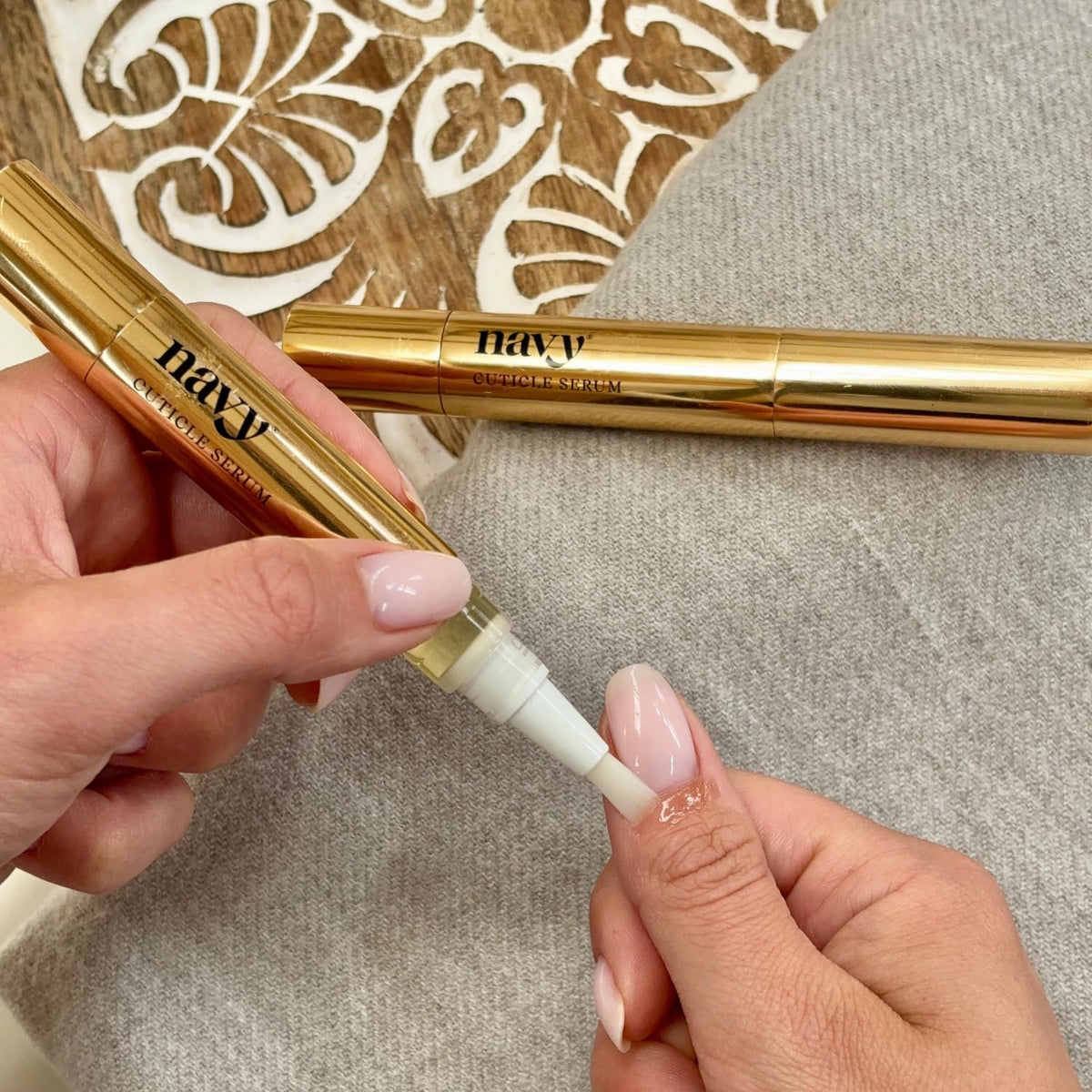 Navy Cuticle Oil Pen 4ml | Hydrating Nail & Cuticle Pen with Collagen | Infused with Jojoba & Argan Oil | Travel Size Cuticle Oil Pen | Nourishing Cuticle Oil Pens for Nails Treatment | Made in UK