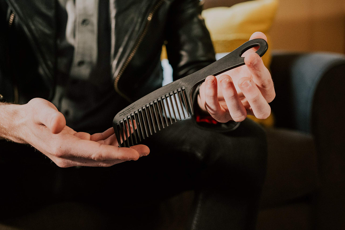 Chicago Comb Model 8 Carbon Fiber, Made in USA, Anti-static, Detangling & Shower comb, adds Lift & Volume, 21.5 cm (8.5 inches) long