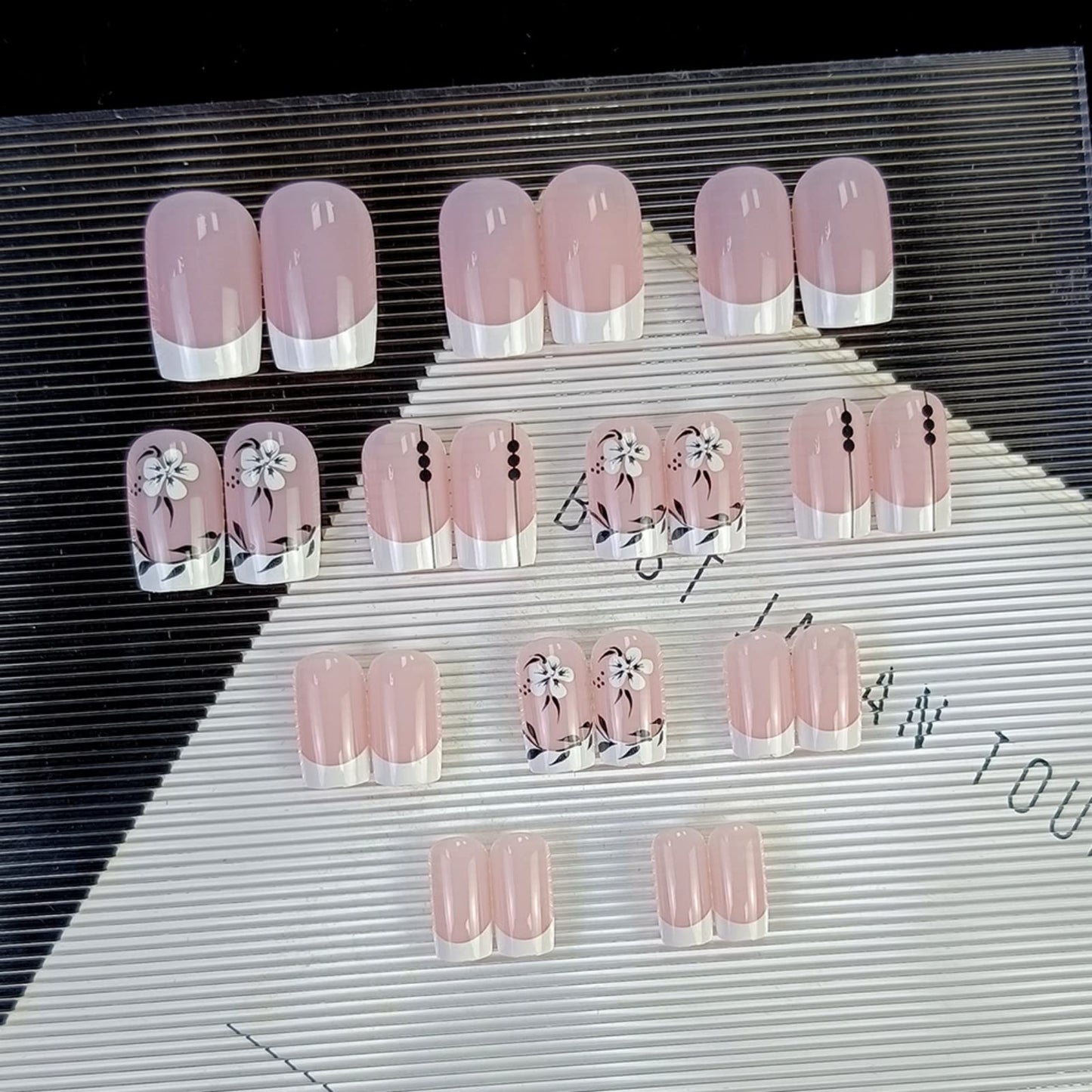 JUSTOTRY 24 Pcs White French Short False Nails,Pink Square Press on Nails with Flower and Leaf Pattern,Glossy Fake Nails Medium for Nails Art,Squoval Stick on Nail for Women Gifts