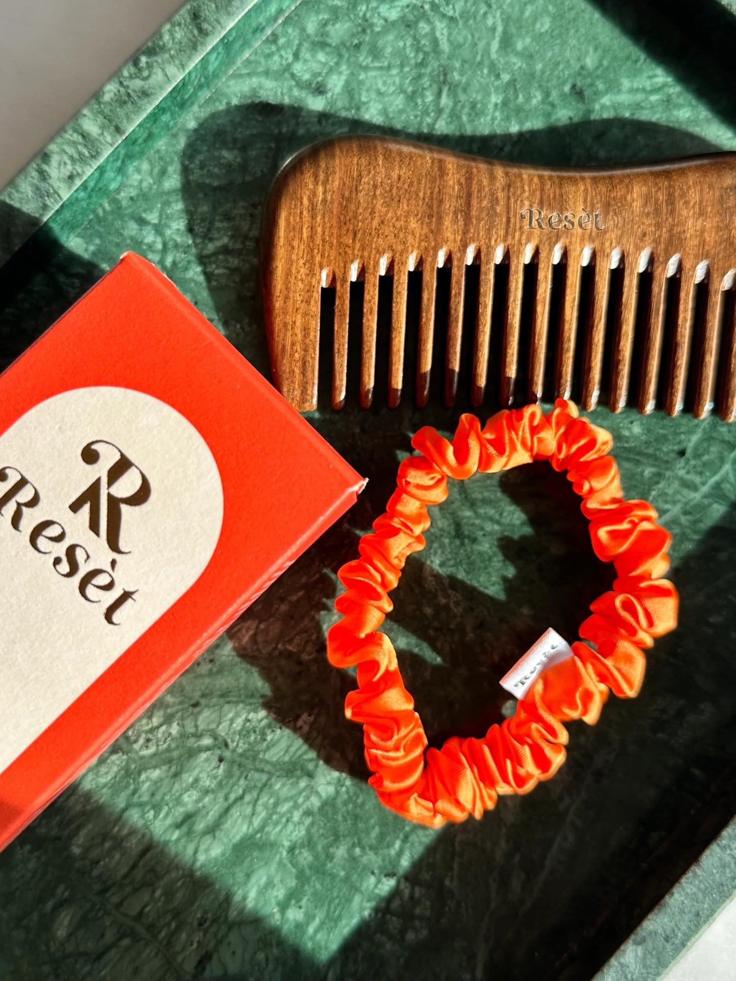 Resèt 100% Natural Handmade Sandalwood Comb | Soft Wide Tooth Wooden Comb for Wet and Dry Hair | Eco-Friendly Anti-Static Wooden Massage Comb | Wooden Hair Detangler for Men and Women