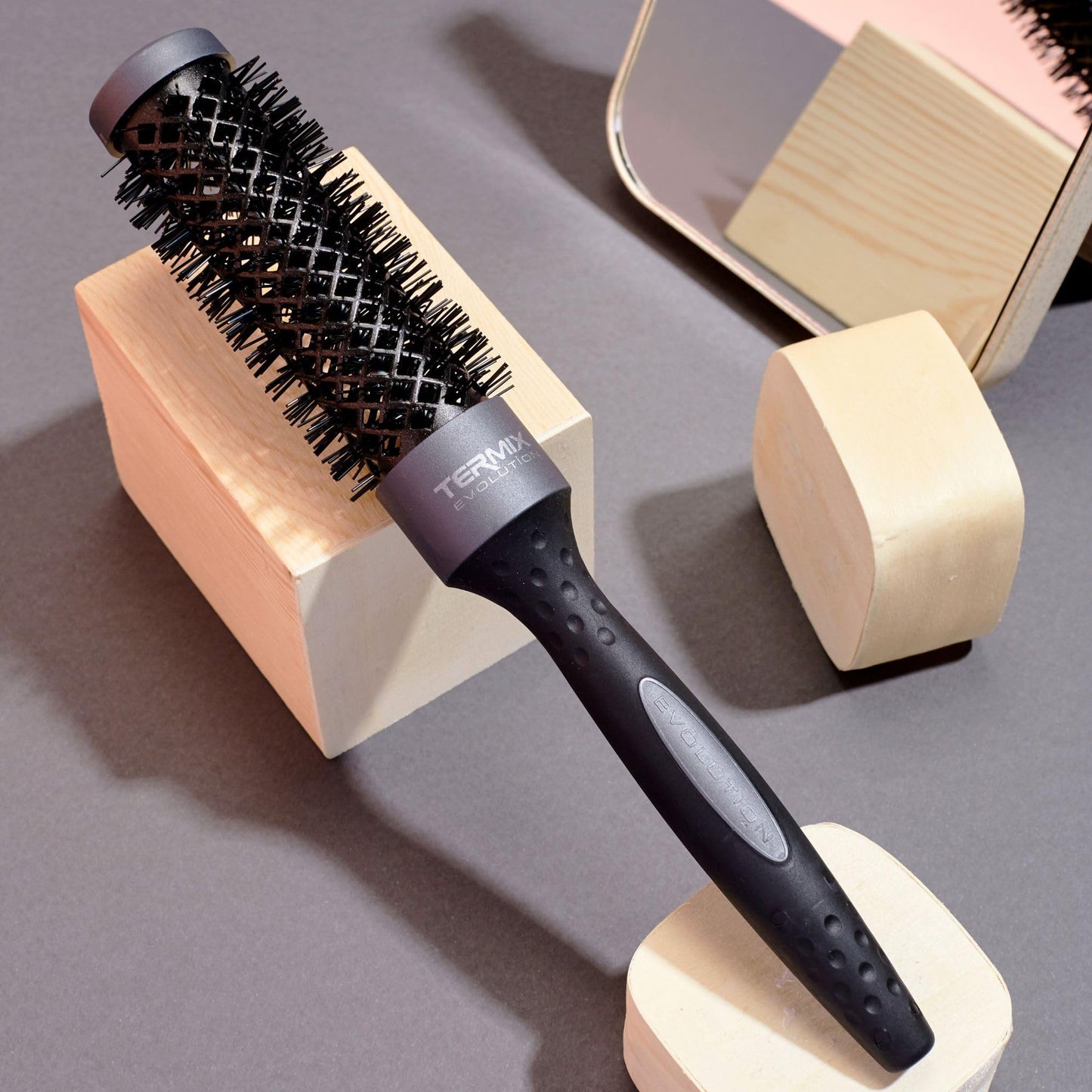 Termix Evolution Plus Ø 28 mm- Hairbrush for thick hair with Ionized bristles for thick and difficult-to-manage hair