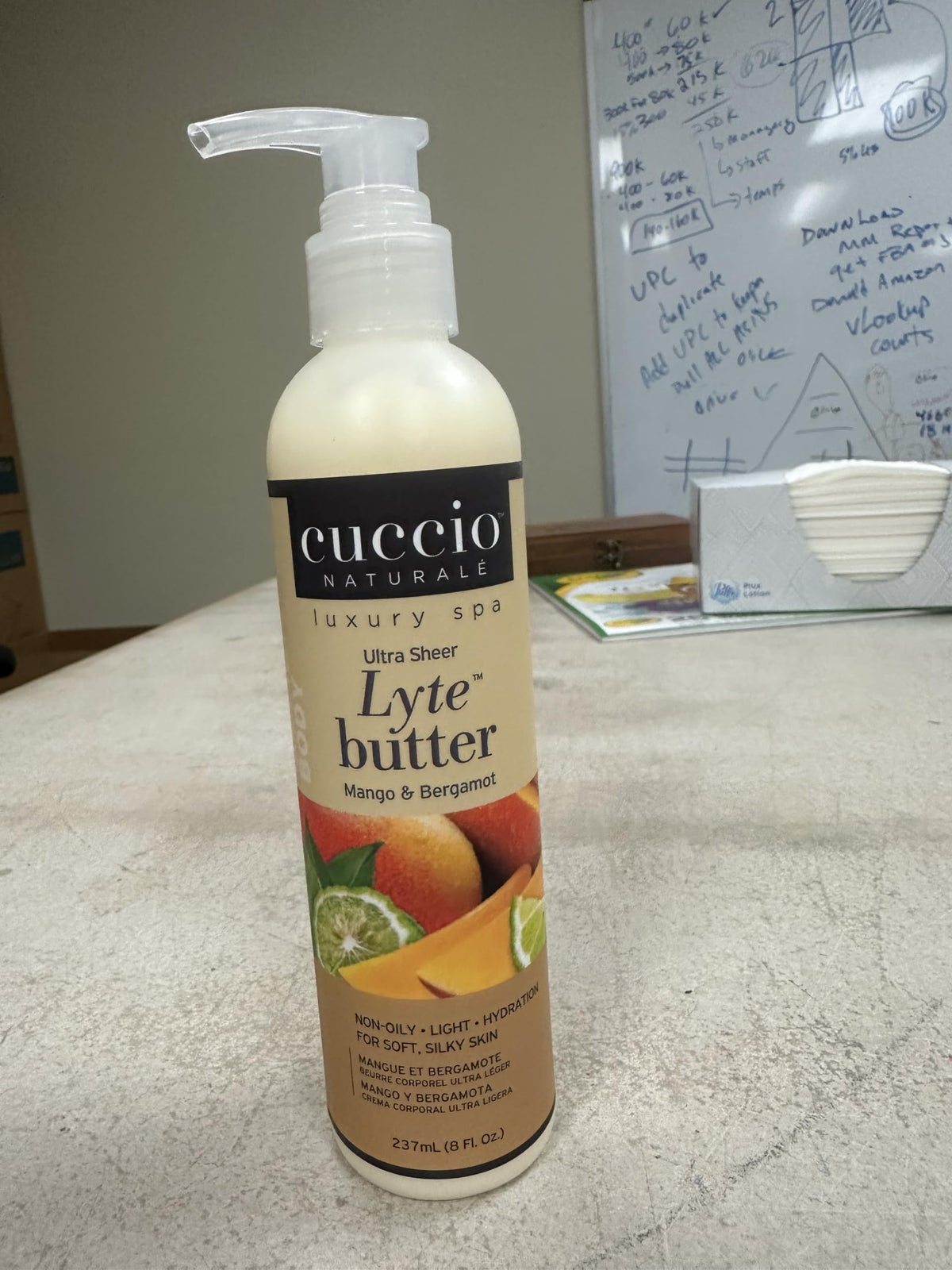 Cuccio CUCCIO - Mango & Bergamot Lyte Lotion 237ml (8oz)