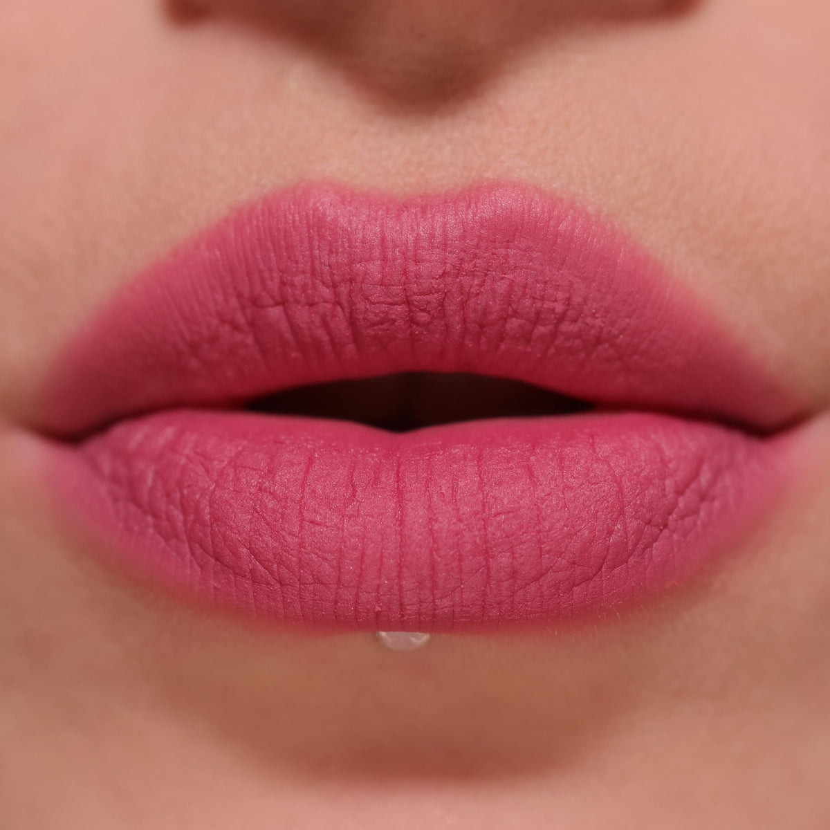 Revolution Beauty London Revolution, Air Blur Matte Liquid Lipstick, Long-Lasting Lip Colour, Face Makeup, Vegan & Cruelty-Free, Sultry Deep Mauve, 3.5ml