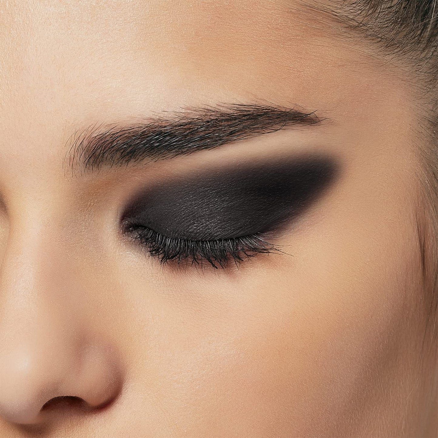 L'OREAL COLOR EYE SHADOW QUEEN 16 DETERMINATION
