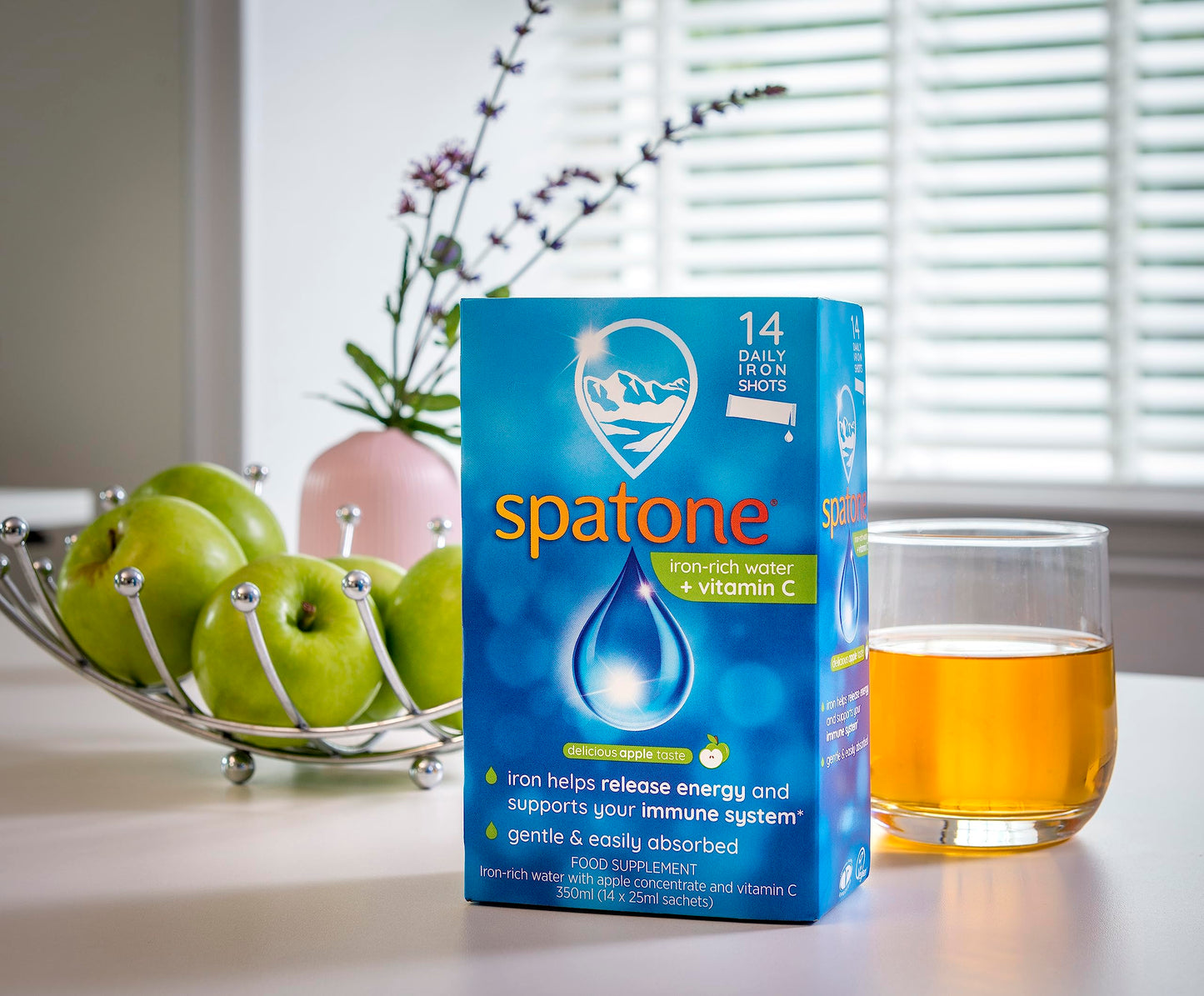 Spatone Natural Liquid Iron Supplement, Apple Flavour with Vitamin C (14 Sachets), High Absorption, Enhances Energy and Bolsters Immunity, Men Women Pregnancy, Gentle On The Stomach, 14 Day Supply