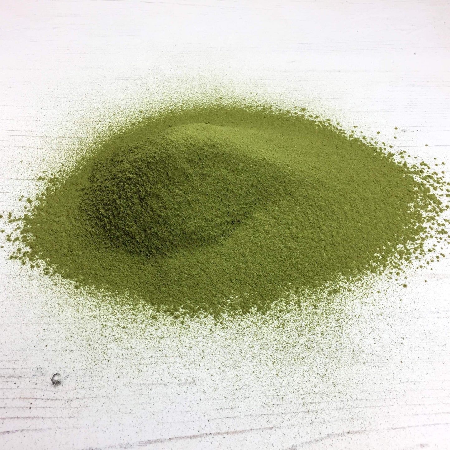 The Natural Health Market Organic RAW Moringa Leaf Powder - Certified Moringa Oleifera 13 Vitamins and Minerals and Over 19% Fibre and 27% Protein. (100g)