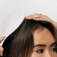 So Eco Biodegradable Detangling Brush - Gentle Bristles for Effortless Detangling, Ideal for Wet & Dry Hair, Vegan & Cruelty-Free
