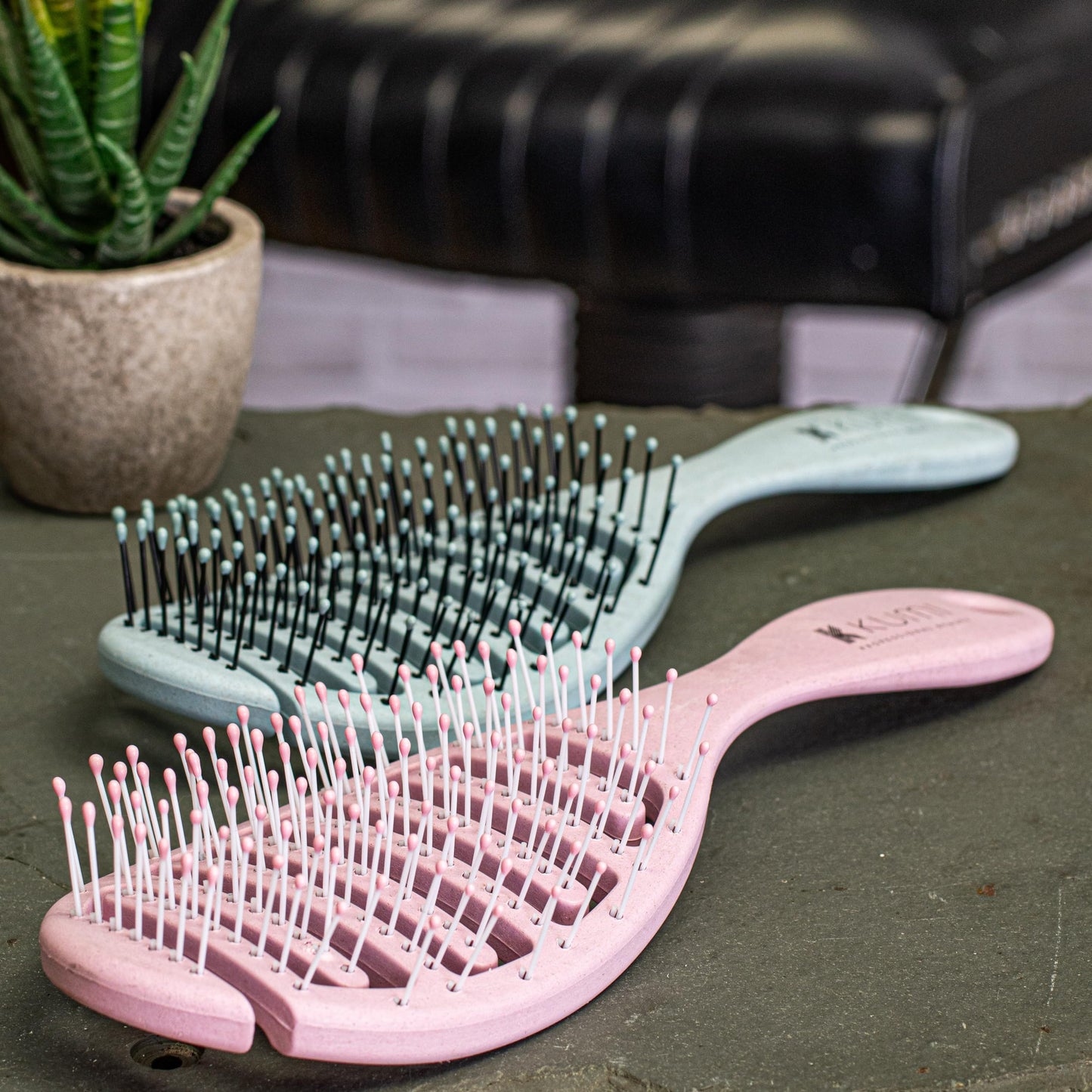 K Kumi Professional Beauty Kumi Pink Detangling Hair Brush - Wheat Straw Derived Anti-Breakage detangling Brush, Flexible Straw Brush for Wet and Dry Hair - Ideal for Home Use - Eco Friendly Hairbrush
